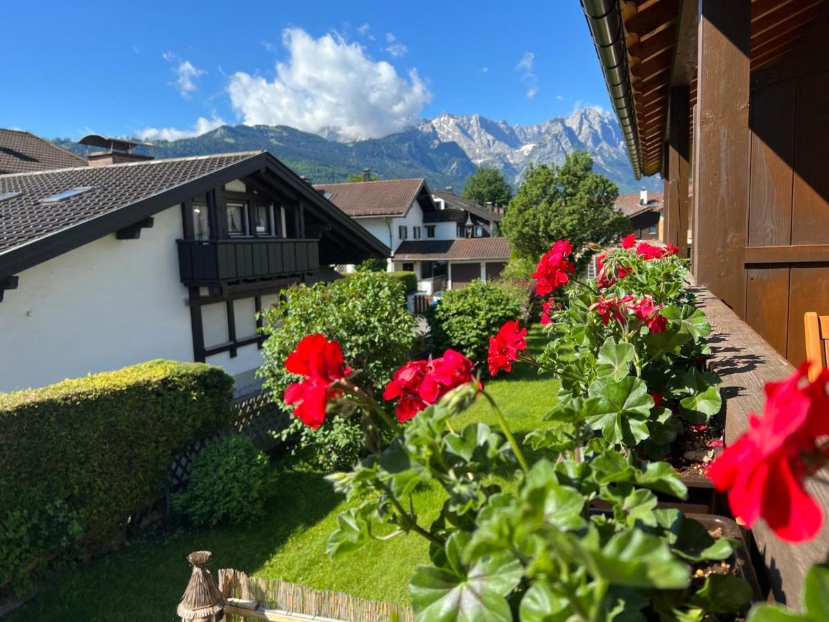 Alpenzauber Apartment การ์มิช-พาร์เทนเคียร์เชน ภายนอก รูปภาพ