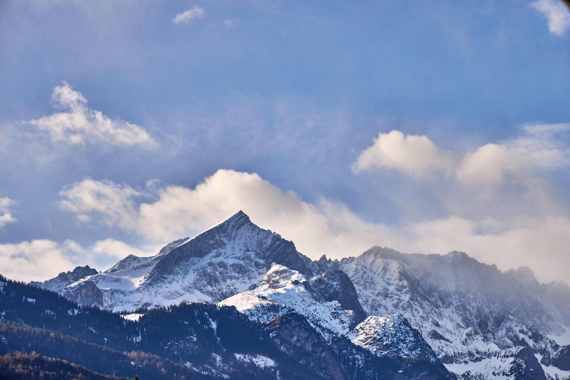 Alpenzauber Apartment การ์มิช-พาร์เทนเคียร์เชน ภายนอก รูปภาพ